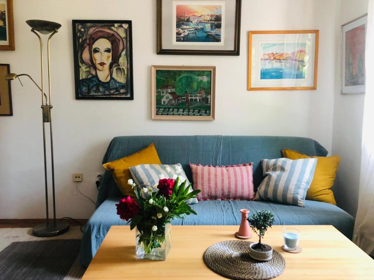Beautiful Apartment With Balcony Pula Extérieur photo